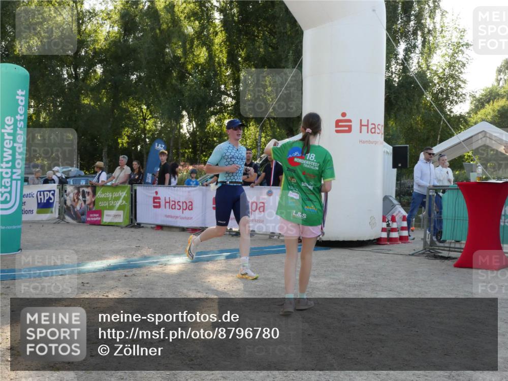 07.09.2025 - 19. Norderstedt Triathlon Zöllner http://msf.ph/oto/8796780 07.09.2025 17:20:17 Ziel 405 meine-sportfotos.de