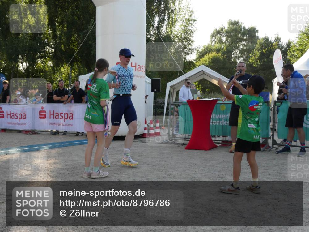 07.09.2025 - 19. Norderstedt Triathlon Zöllner http://msf.ph/oto/8796786 07.09.2025 17:20:17 Ziel 405 meine-sportfotos.de