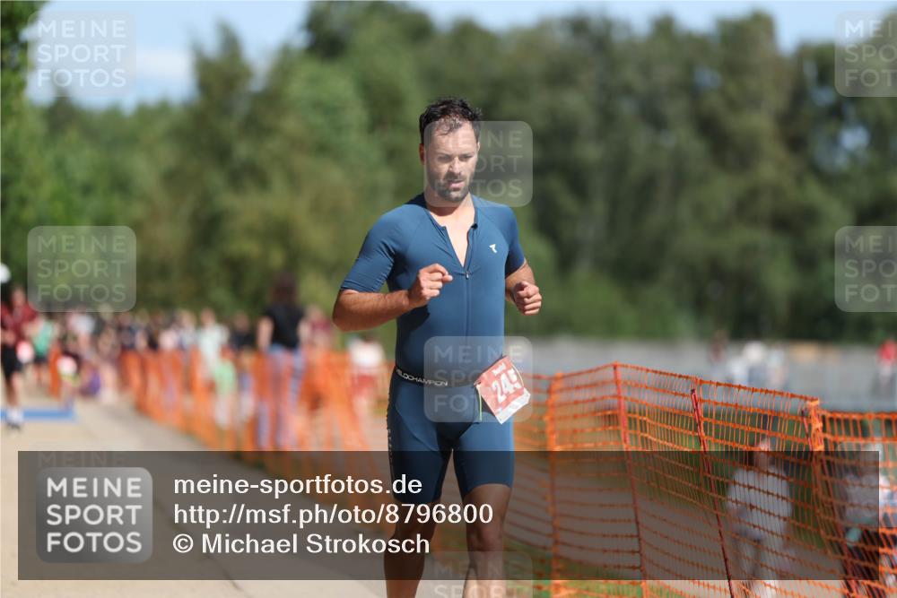 07.09.2025 - 19. Norderstedt Triathlon Michael Strokosch http://msf.ph/oto/8796800 07.09.2025 12:20:42 Laufen 245 meine-sportfotos.de