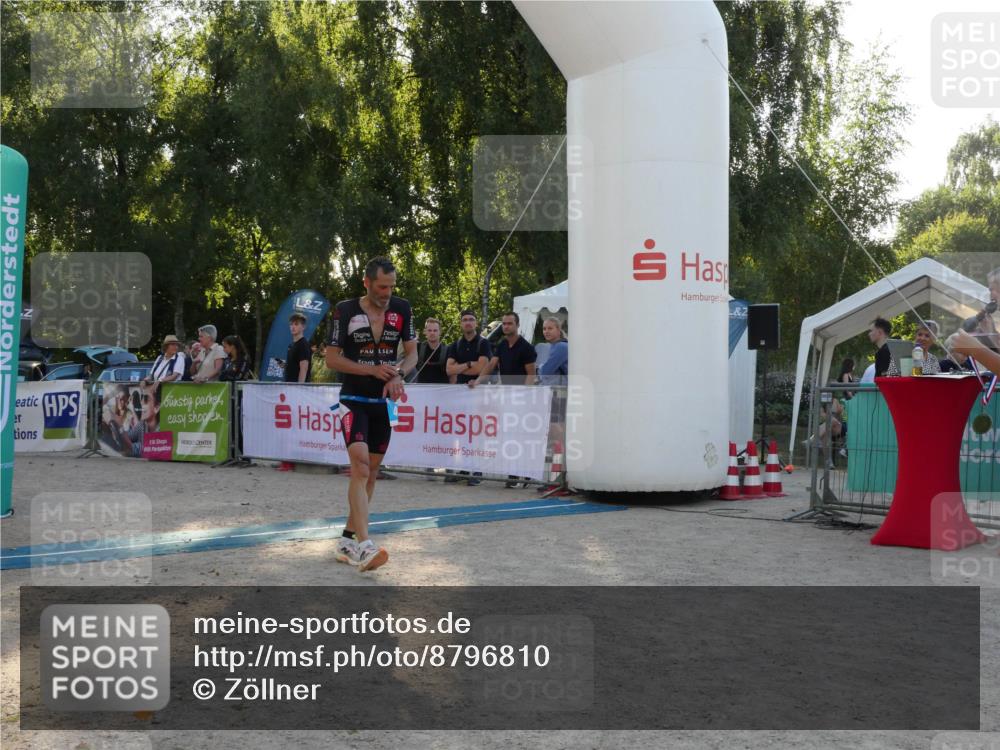07.09.2025 - 19. Norderstedt Triathlon Zöllner http://msf.ph/oto/8796810 07.09.2025 17:20:32 Ziel 406 meine-sportfotos.de