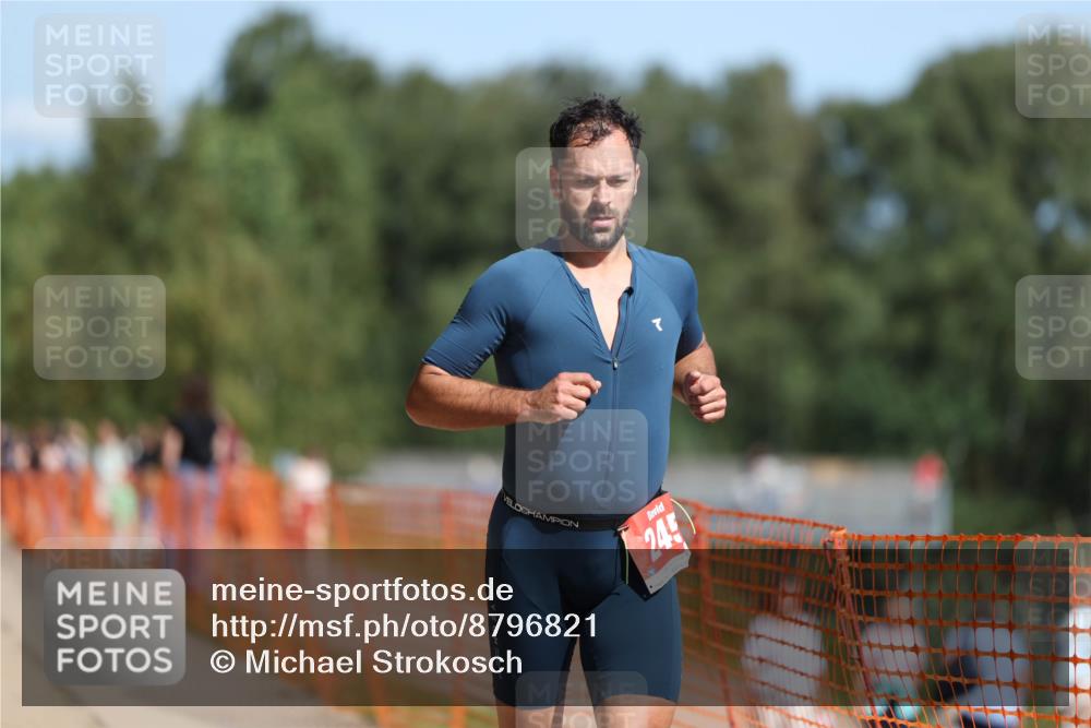 07.09.2025 - 19. Norderstedt Triathlon Michael Strokosch http://msf.ph/oto/8796821 07.09.2025 12:20:42 Laufen 245 meine-sportfotos.de