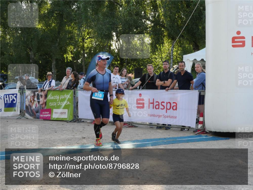 07.09.2025 - 19. Norderstedt Triathlon Zöllner http://msf.ph/oto/8796828 07.09.2025 17:20:46 Ziel 916 meine-sportfotos.de