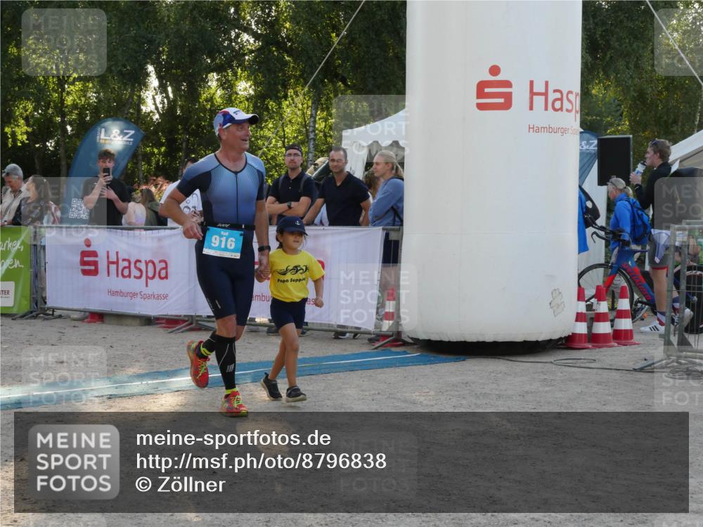 07.09.2025 - 19. Norderstedt Triathlon Zöllner http://msf.ph/oto/8796838 07.09.2025 17:20:47 Ziel 916 meine-sportfotos.de