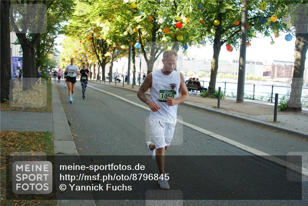07.09.2025 - BARMER Alsterlauf Yannick Fuchs http://msf.ph/oto/8796845 07.09.2025 11:44:55 Laufen 1129, 1050 meine-sportfotos.de