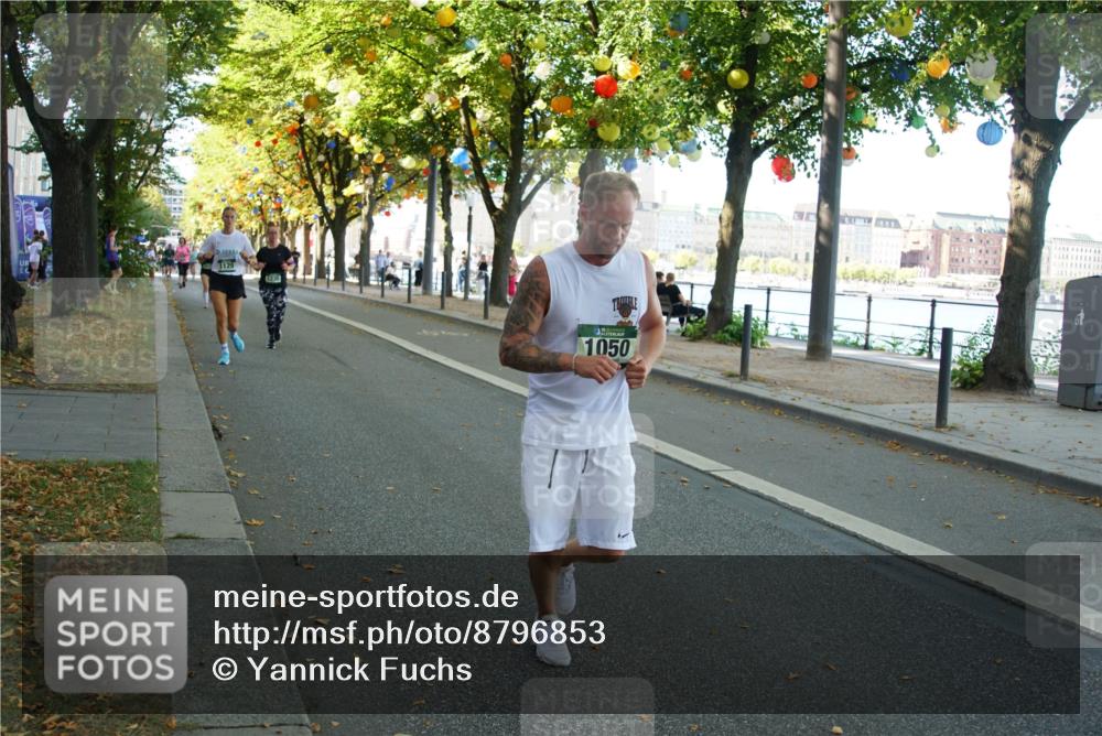 07.09.2025 - BARMER Alsterlauf Yannick Fuchs http://msf.ph/oto/8796853 07.09.2025 11:44:55 Laufen 1129, 1050 meine-sportfotos.de