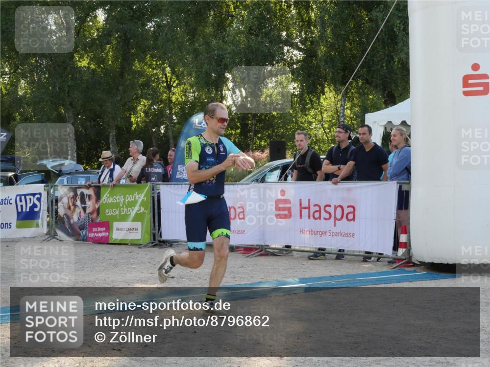 07.09.2025 - 19. Norderstedt Triathlon Zöllner http://msf.ph/oto/8796862 07.09.2025 17:22:18 Ziel 923 meine-sportfotos.de