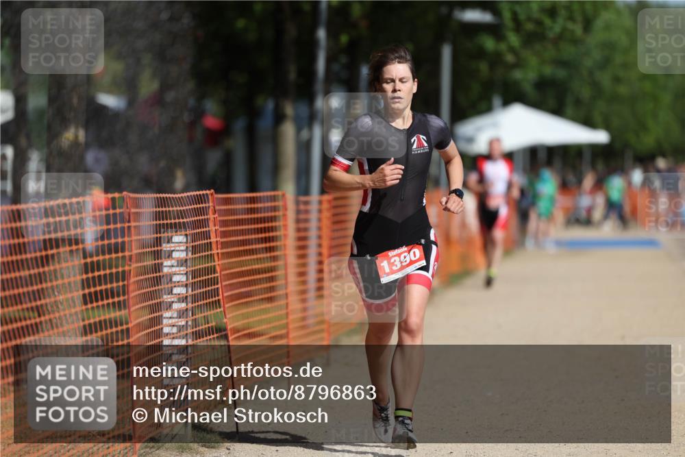 07.09.2025 - 19. Norderstedt Triathlon Michael Strokosch http://msf.ph/oto/8796863 07.09.2025 11:55:47 Laufen 1390 meine-sportfotos.de