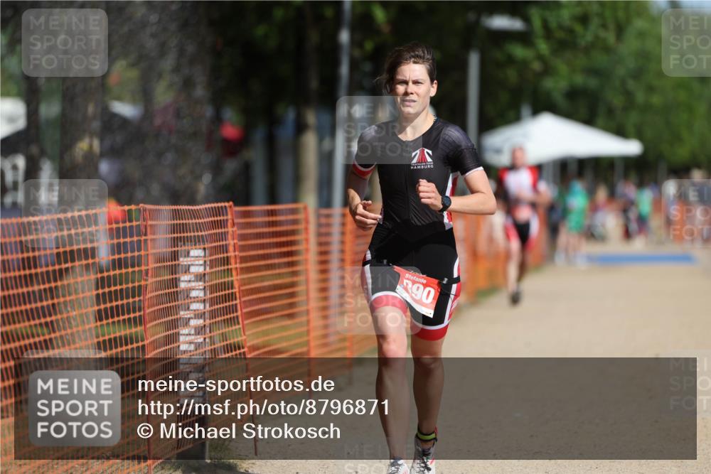 07.09.2025 - 19. Norderstedt Triathlon Michael Strokosch http://msf.ph/oto/8796871 07.09.2025 11:55:47 Laufen 1390 meine-sportfotos.de