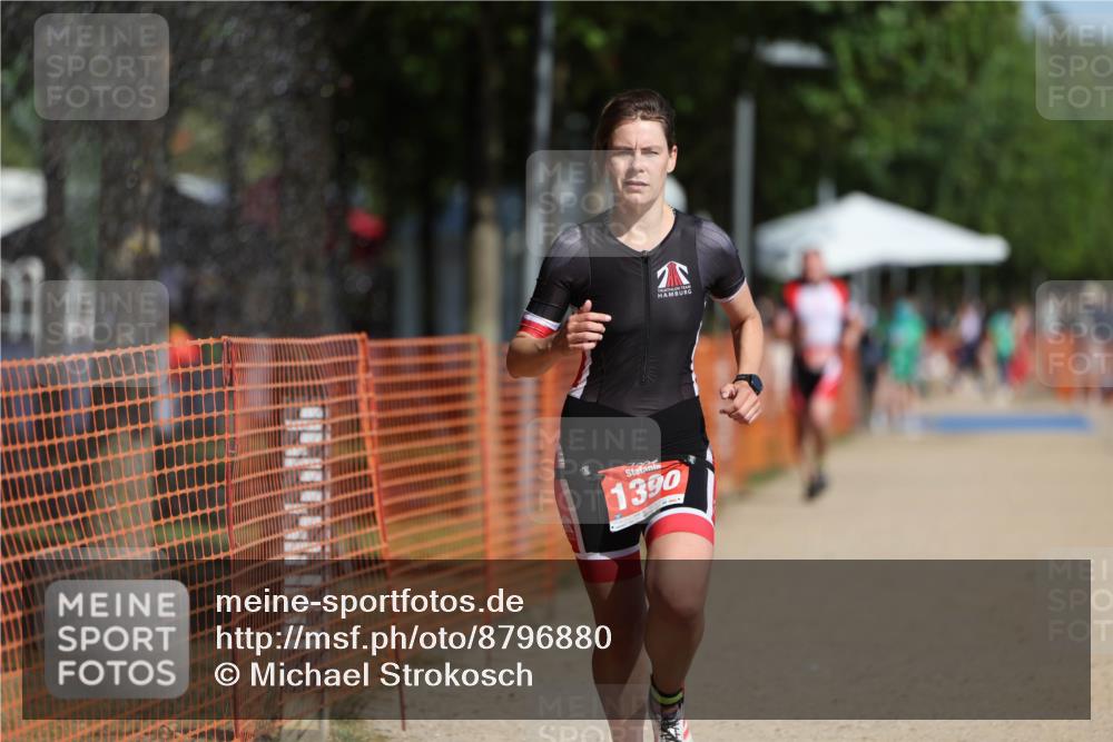07.09.2025 - 19. Norderstedt Triathlon Michael Strokosch http://msf.ph/oto/8796880 07.09.2025 11:55:48 Laufen 1390 meine-sportfotos.de