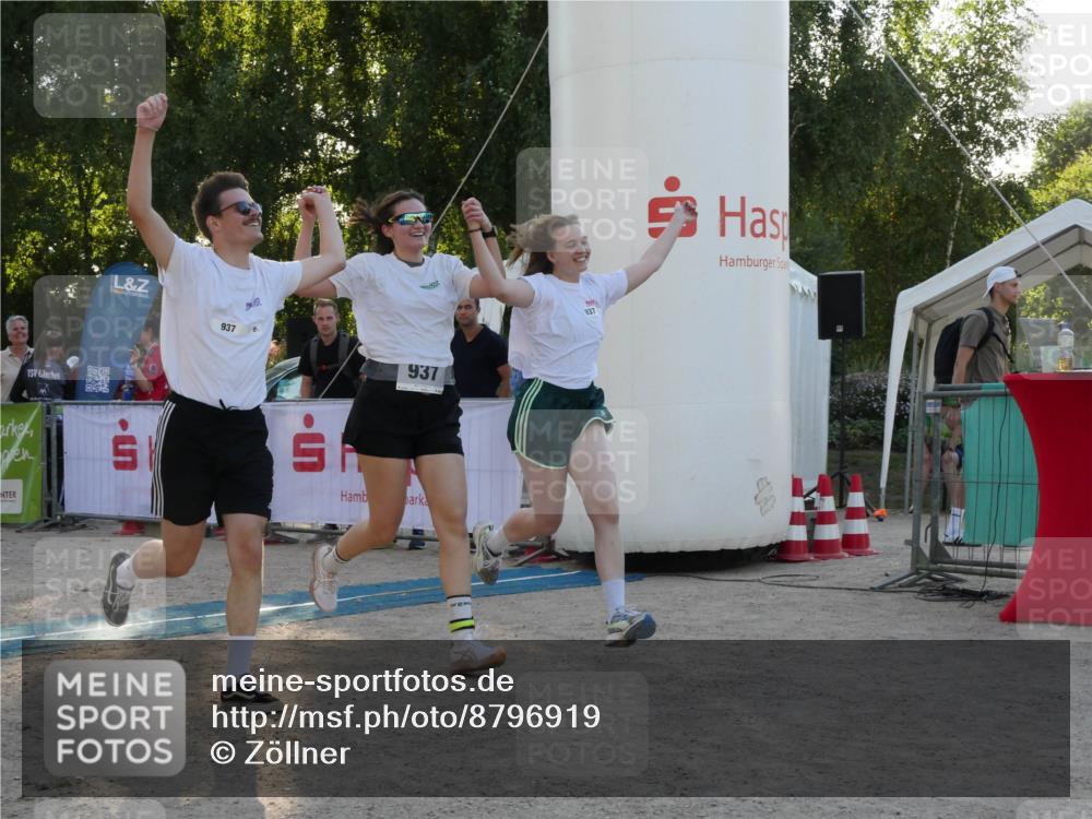 07.09.2025 - 19. Norderstedt Triathlon Zöllner http://msf.ph/oto/8796919 07.09.2025 17:22:37 Ziel 937 meine-sportfotos.de