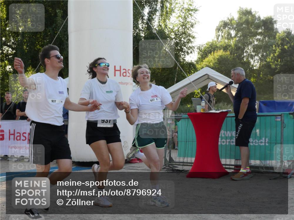 07.09.2025 - 19. Norderstedt Triathlon Zöllner http://msf.ph/oto/8796924 07.09.2025 17:22:38 Ziel 937 meine-sportfotos.de
