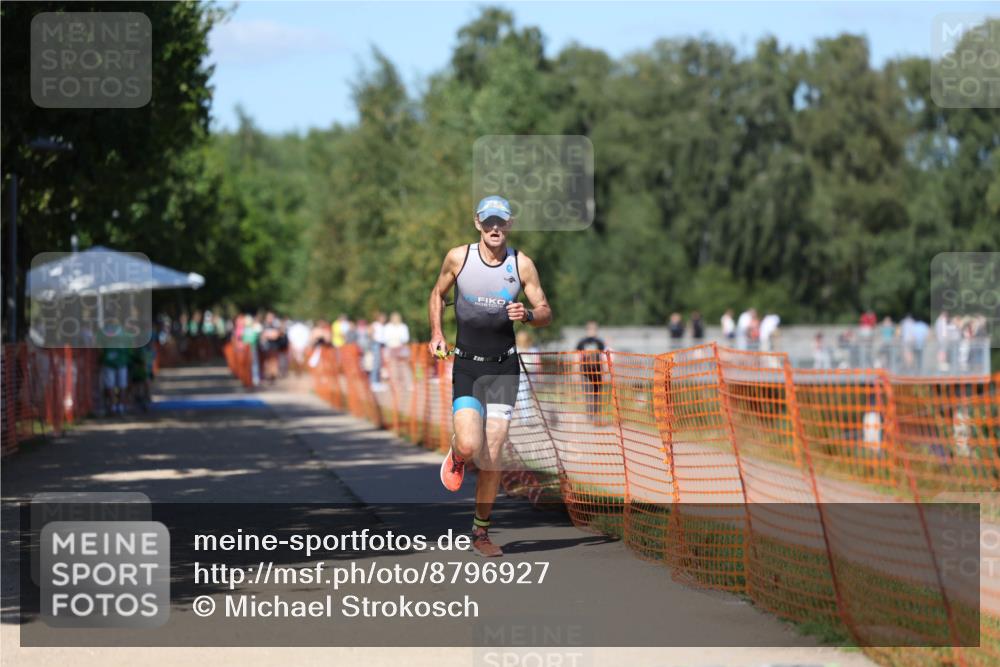 07.09.2025 - 19. Norderstedt Triathlon Michael Strokosch http://msf.ph/oto/8796927 07.09.2025 14:40:55 Laufen 988, 1037 meine-sportfotos.de