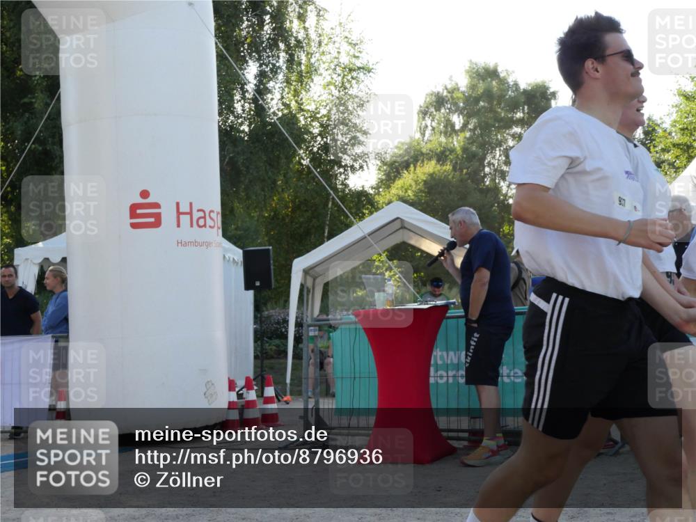 07.09.2025 - 19. Norderstedt Triathlon Zöllner http://msf.ph/oto/8796936 07.09.2025 17:22:38 Ziel 937 meine-sportfotos.de