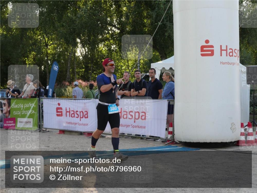 07.09.2025 - 19. Norderstedt Triathlon Zöllner http://msf.ph/oto/8796960 07.09.2025 17:23:54 Ziel 380 meine-sportfotos.de