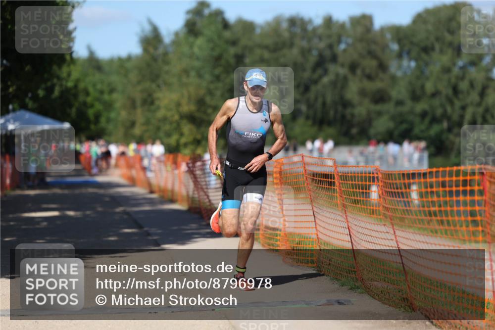 07.09.2025 - 19. Norderstedt Triathlon Michael Strokosch http://msf.ph/oto/8796978 07.09.2025 14:40:56 Laufen 988 meine-sportfotos.de