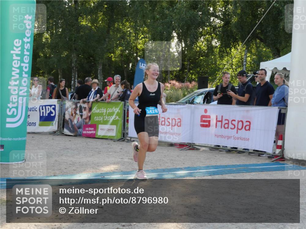 07.09.2025 - 19. Norderstedt Triathlon Zöllner http://msf.ph/oto/8796980 07.09.2025 17:24:15 Ziel 1474 meine-sportfotos.de