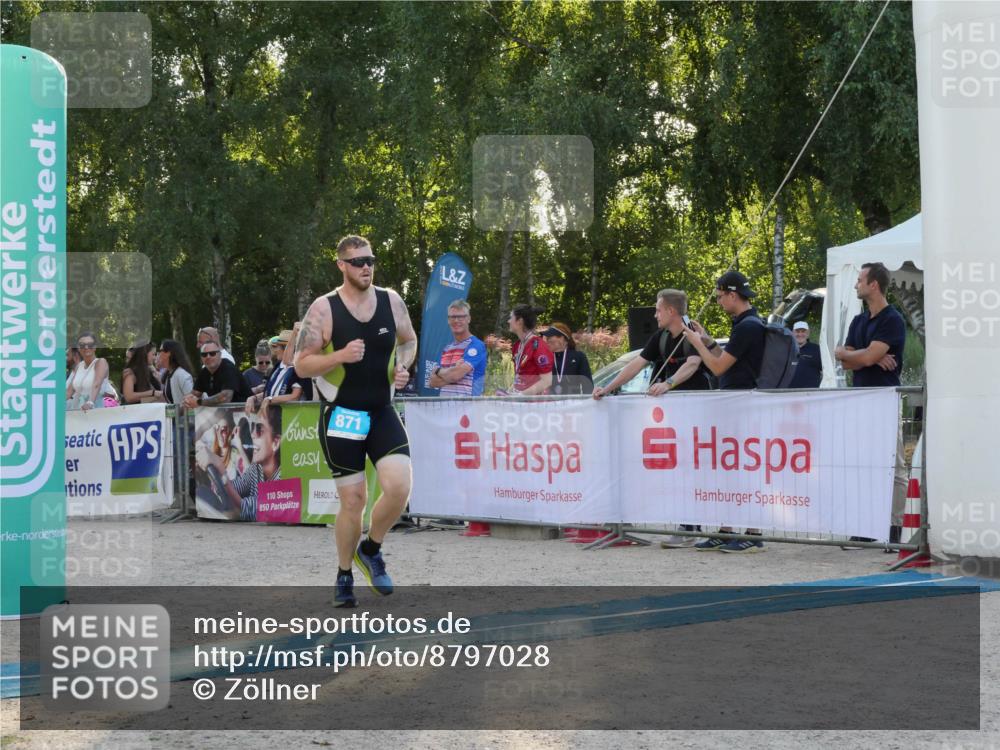 07.09.2025 - 19. Norderstedt Triathlon Zöllner http://msf.ph/oto/8797028 07.09.2025 17:26:05 Ziel 871, 944, 1464 meine-sportfotos.de