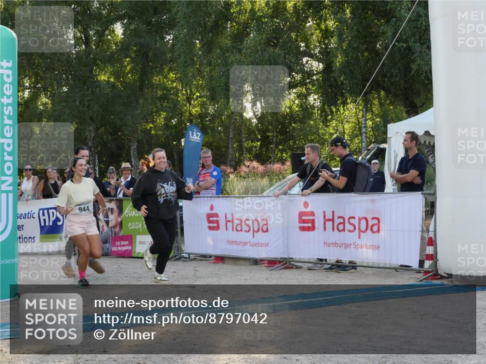07.09.2025 - 19. Norderstedt Triathlon Zöllner http://msf.ph/oto/8797042 07.09.2025 17:26:09 Ziel 871, 944, 1464 meine-sportfotos.de