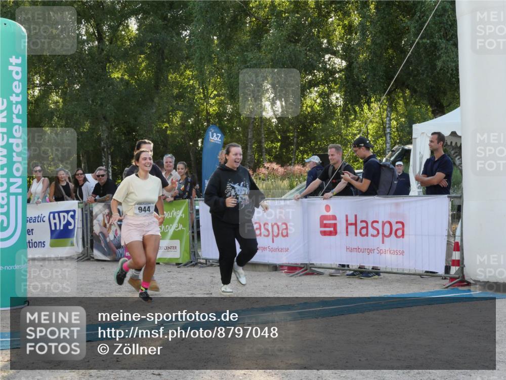 07.09.2025 - 19. Norderstedt Triathlon Zöllner http://msf.ph/oto/8797048 07.09.2025 17:26:09 Ziel 871, 944, 1464 meine-sportfotos.de