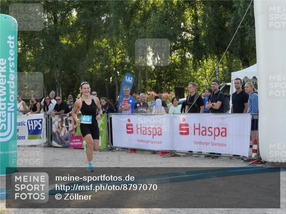 07.09.2025 - 19. Norderstedt Triathlon Zöllner http://msf.ph/oto/8797070 07.09.2025 17:27:19 Ziel 918 meine-sportfotos.de