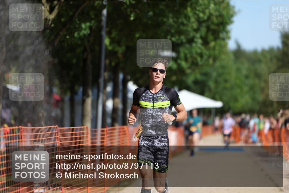 07.09.2025 - 19. Norderstedt Triathlon Michael Strokosch http://msf.ph/oto/8797113 07.09.2025 11:56:28 Laufen 1155, 1175 meine-sportfotos.de