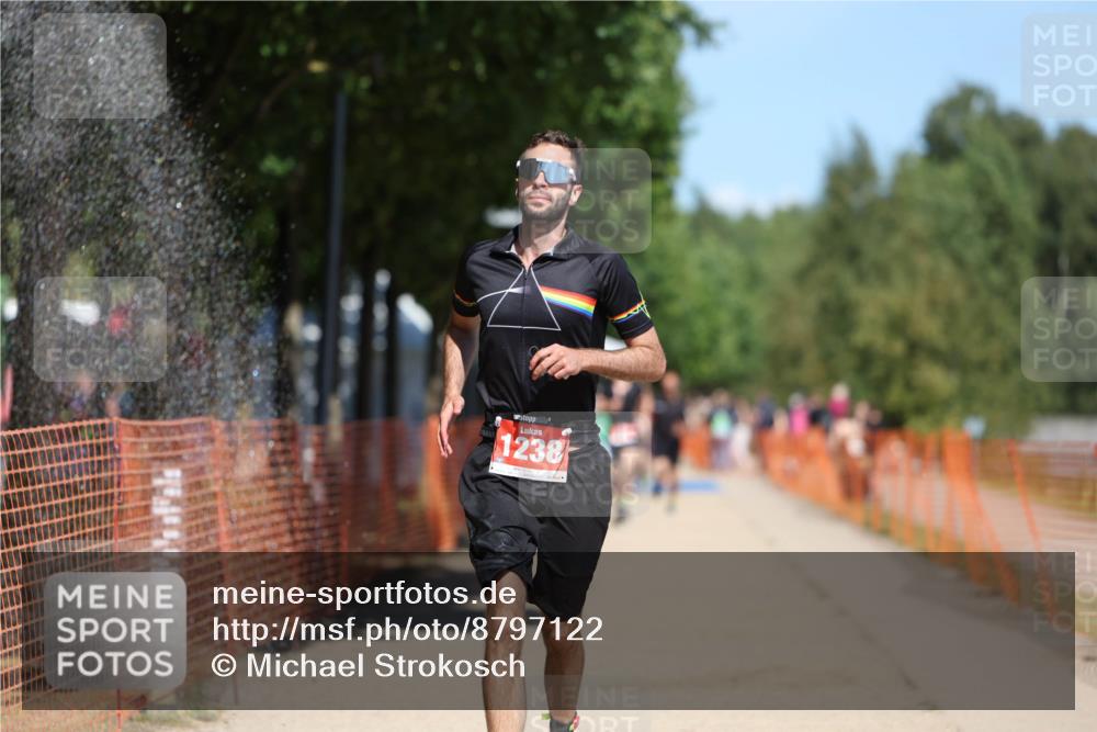 07.09.2025 - 19. Norderstedt Triathlon Michael Strokosch http://msf.ph/oto/8797122 07.09.2025 13:04:12 Laufen 1238 meine-sportfotos.de