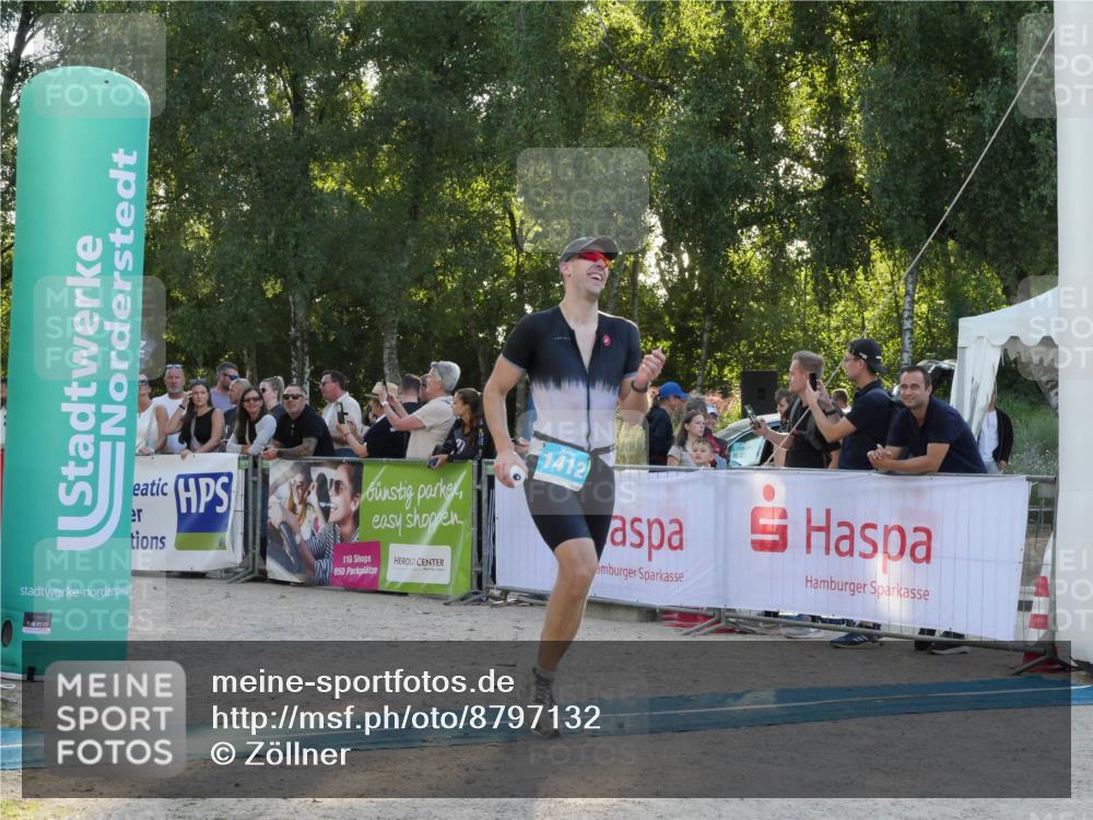 07.09.2025 - 19. Norderstedt Triathlon Zöllner http://msf.ph/oto/8797132 07.09.2025 17:28:54 Ziel 1412 meine-sportfotos.de