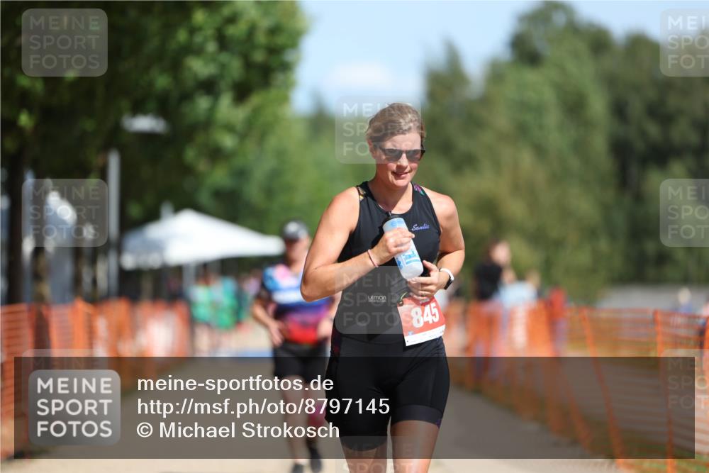 07.09.2025 - 19. Norderstedt Triathlon Michael Strokosch http://msf.ph/oto/8797145 07.09.2025 12:21:19 Laufen 233, 845, 1220 meine-sportfotos.de