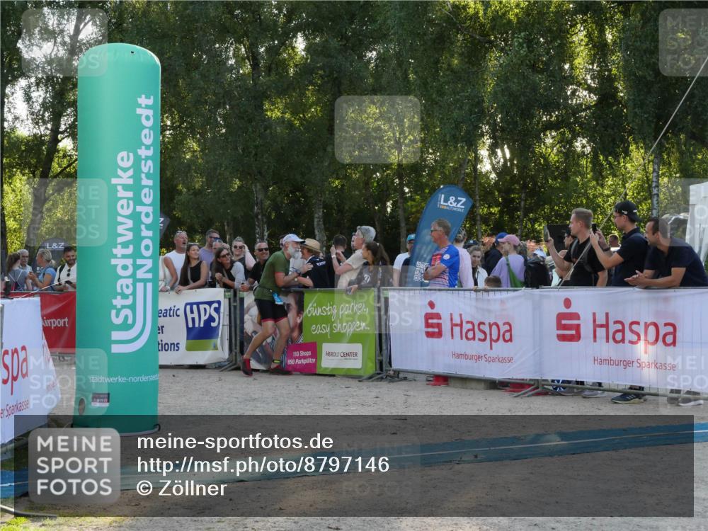 07.09.2025 - 19. Norderstedt Triathlon Zöllner http://msf.ph/oto/8797146 07.09.2025 17:29:06 Ziel 421, 886 meine-sportfotos.de