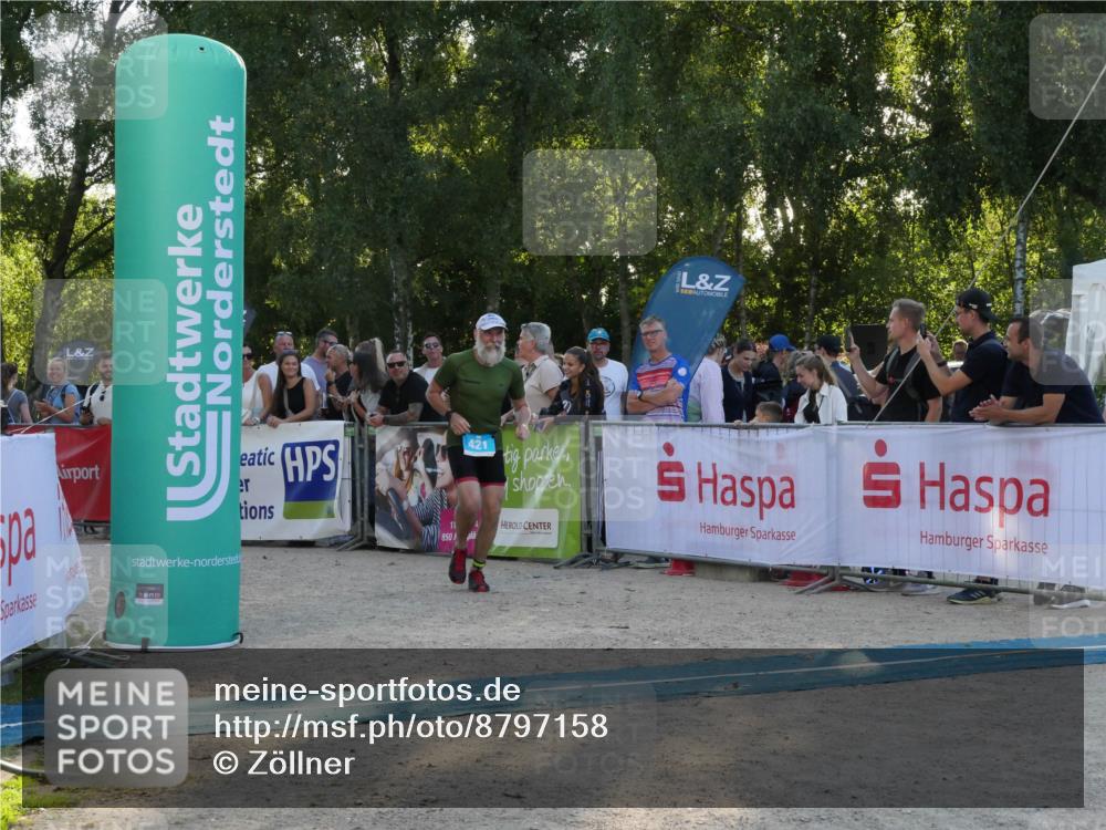 07.09.2025 - 19. Norderstedt Triathlon Zöllner http://msf.ph/oto/8797158 07.09.2025 17:29:07 Ziel 421, 886 meine-sportfotos.de