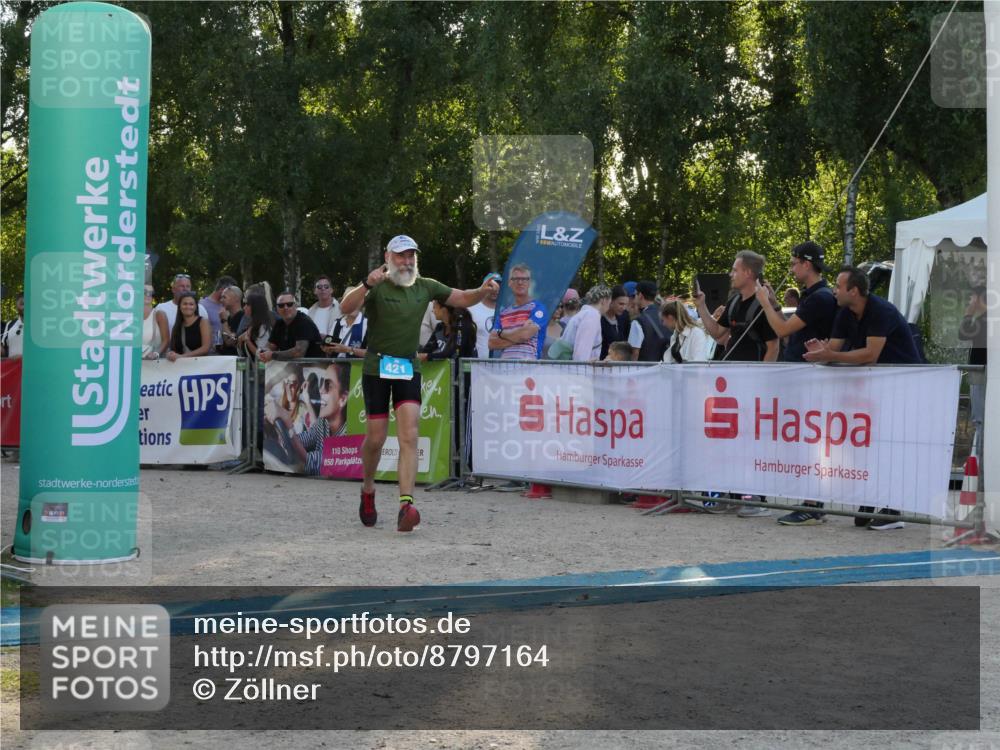 07.09.2025 - 19. Norderstedt Triathlon Zöllner http://msf.ph/oto/8797164 07.09.2025 17:29:08 Ziel 421, 886 meine-sportfotos.de