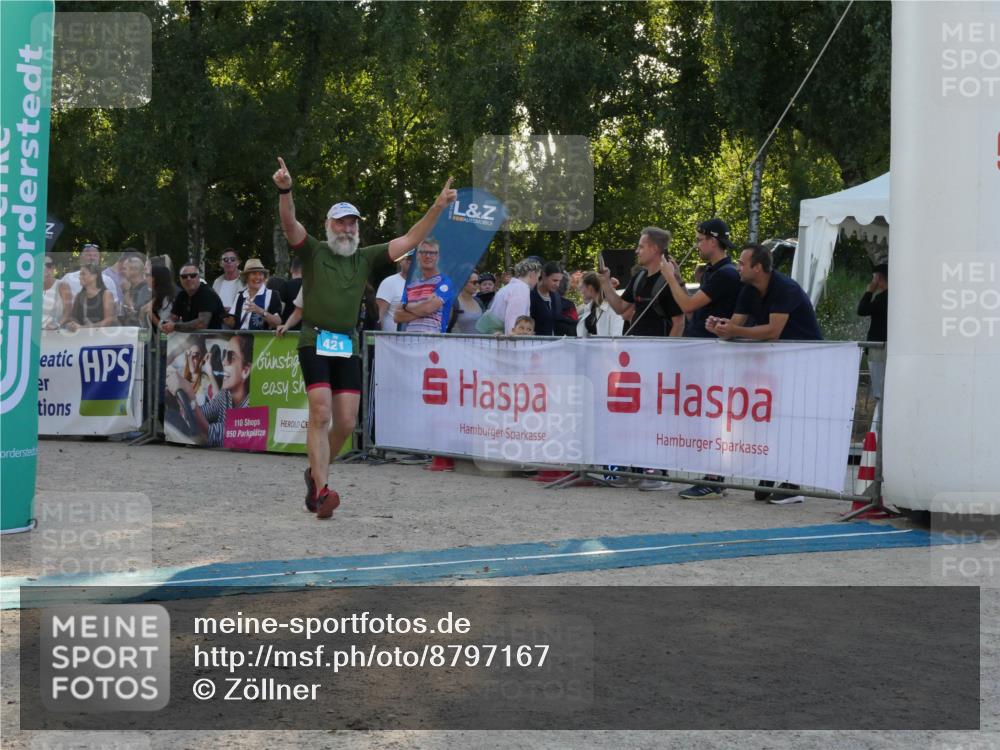 07.09.2025 - 19. Norderstedt Triathlon Zöllner http://msf.ph/oto/8797167 07.09.2025 17:29:08 Ziel 421, 886 meine-sportfotos.de