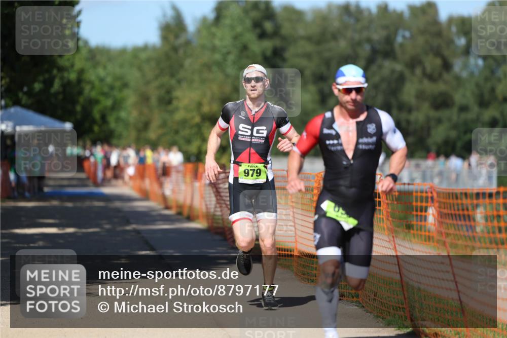 07.09.2025 - 19. Norderstedt Triathlon Michael Strokosch http://msf.ph/oto/8797177 07.09.2025 14:41:41 Laufen 969, 979 meine-sportfotos.de
