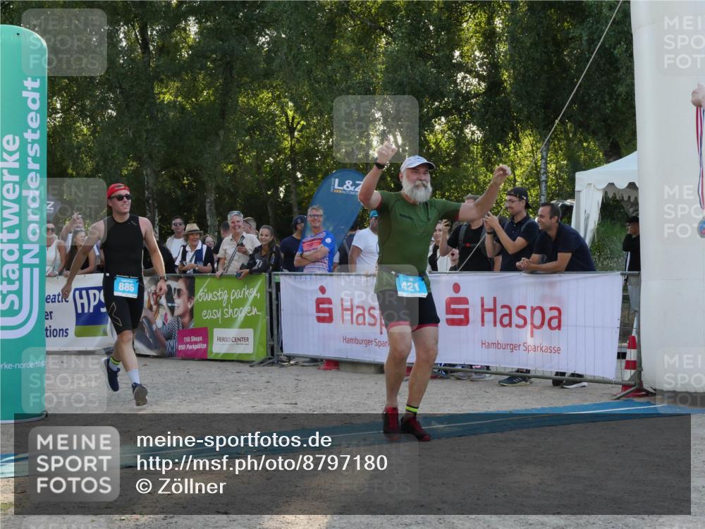 07.09.2025 - 19. Norderstedt Triathlon Zöllner http://msf.ph/oto/8797180 07.09.2025 17:29:10 Ziel 421, 886 meine-sportfotos.de