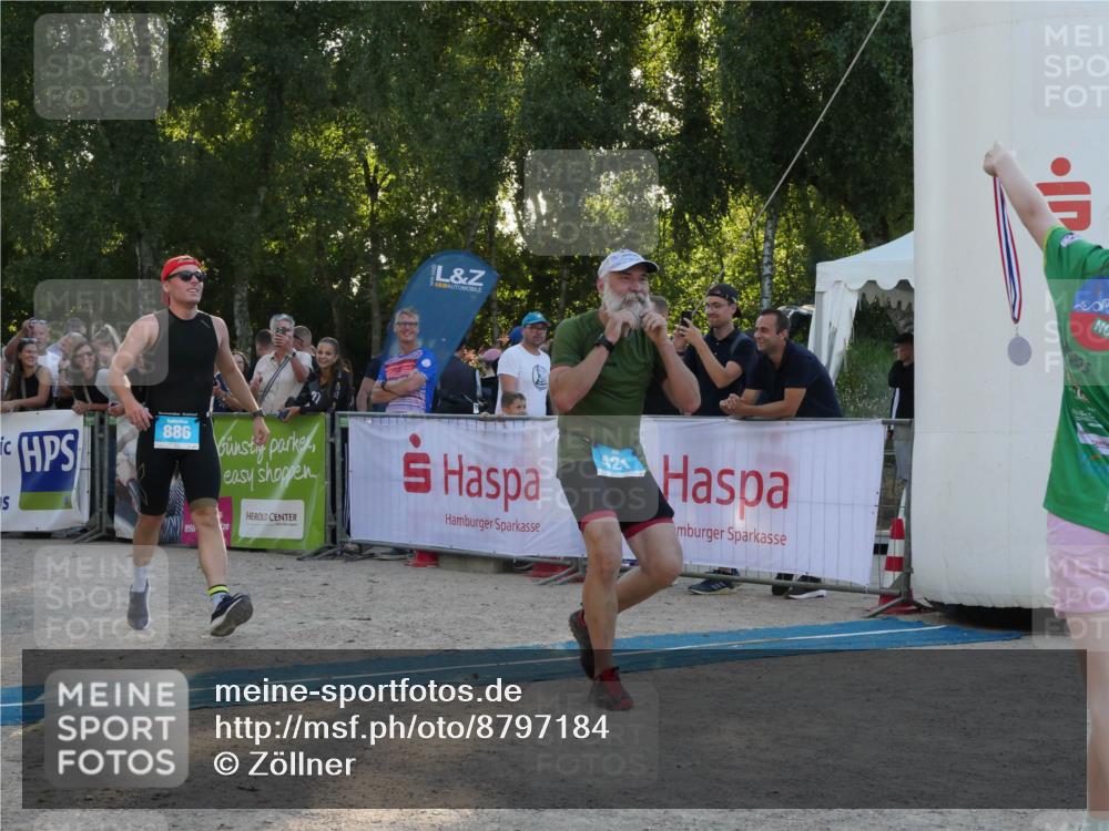 07.09.2025 - 19. Norderstedt Triathlon Zöllner http://msf.ph/oto/8797184 07.09.2025 17:29:10 Ziel 421, 886 meine-sportfotos.de