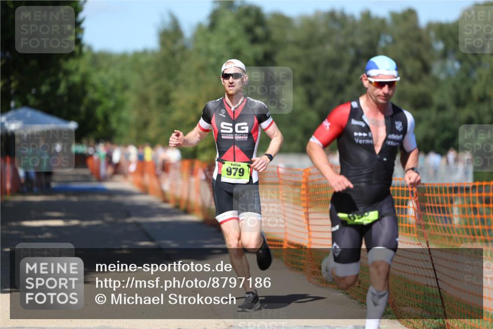 07.09.2025 - 19. Norderstedt Triathlon Michael Strokosch http://msf.ph/oto/8797186 07.09.2025 14:41:42 Laufen 969, 979 meine-sportfotos.de