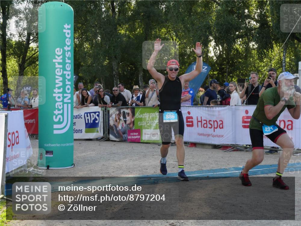 07.09.2025 - 19. Norderstedt Triathlon Zöllner http://msf.ph/oto/8797204 07.09.2025 17:29:11 Ziel 421, 886 meine-sportfotos.de