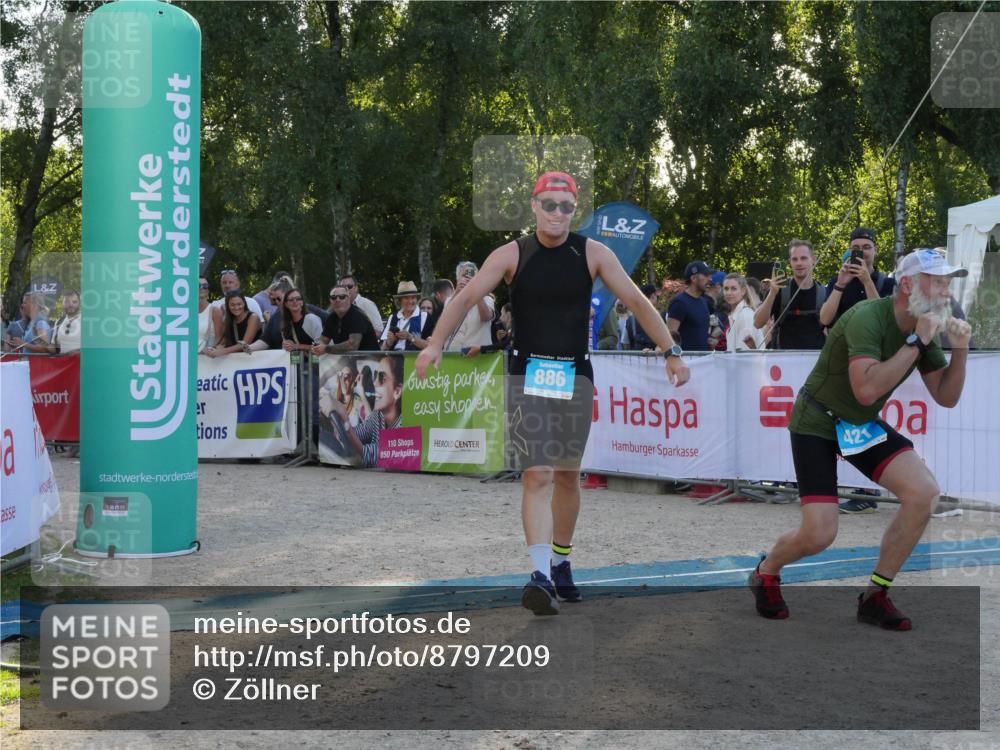 07.09.2025 - 19. Norderstedt Triathlon Zöllner http://msf.ph/oto/8797209 07.09.2025 17:29:12 Ziel 421, 886 meine-sportfotos.de