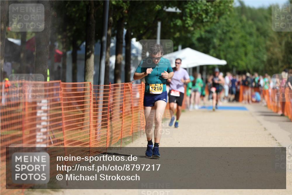 07.09.2025 - 19. Norderstedt Triathlon Michael Strokosch http://msf.ph/oto/8797217 07.09.2025 11:56:38 Laufen 1210 meine-sportfotos.de