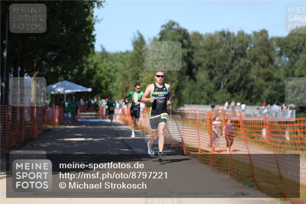 07.09.2025 - 19. Norderstedt Triathlon Michael Strokosch http://msf.ph/oto/8797221 07.09.2025 14:42:24 Laufen 993, 1014 meine-sportfotos.de