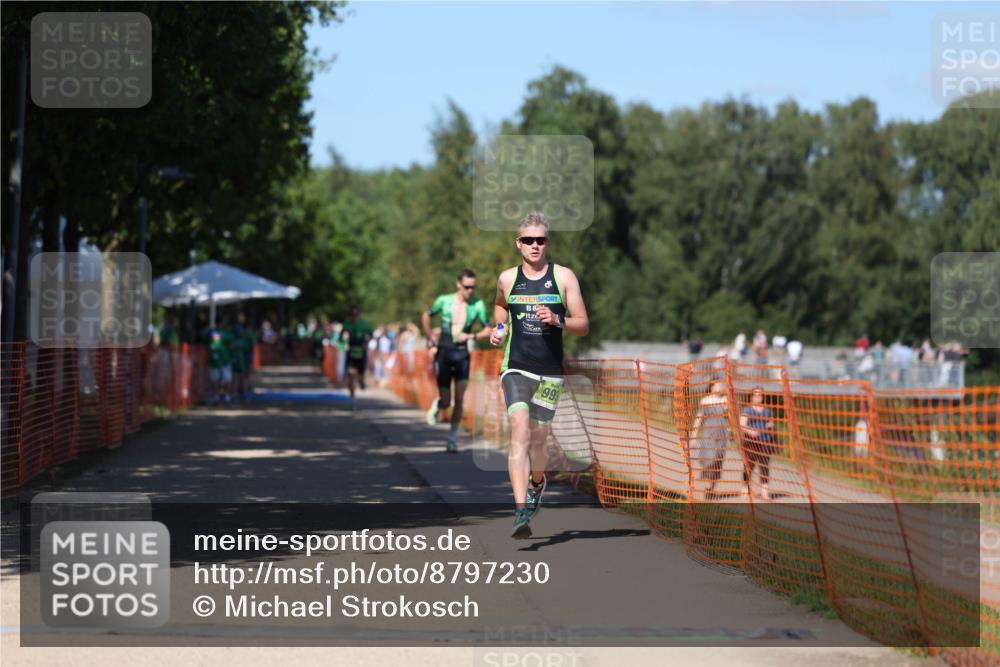 07.09.2025 - 19. Norderstedt Triathlon Michael Strokosch http://msf.ph/oto/8797230 07.09.2025 14:42:25 Laufen 993, 1014 meine-sportfotos.de