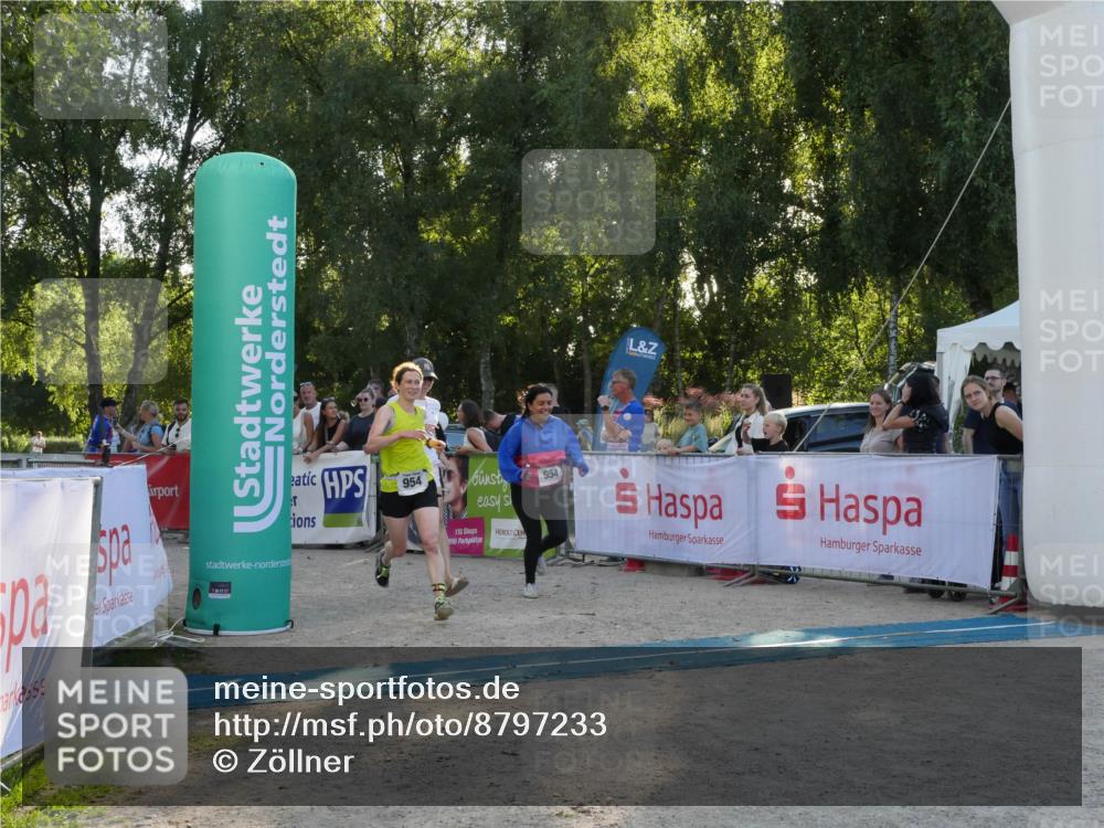07.09.2025 - 19. Norderstedt Triathlon Zöllner http://msf.ph/oto/8797233 07.09.2025 17:29:55 Ziel 954 meine-sportfotos.de