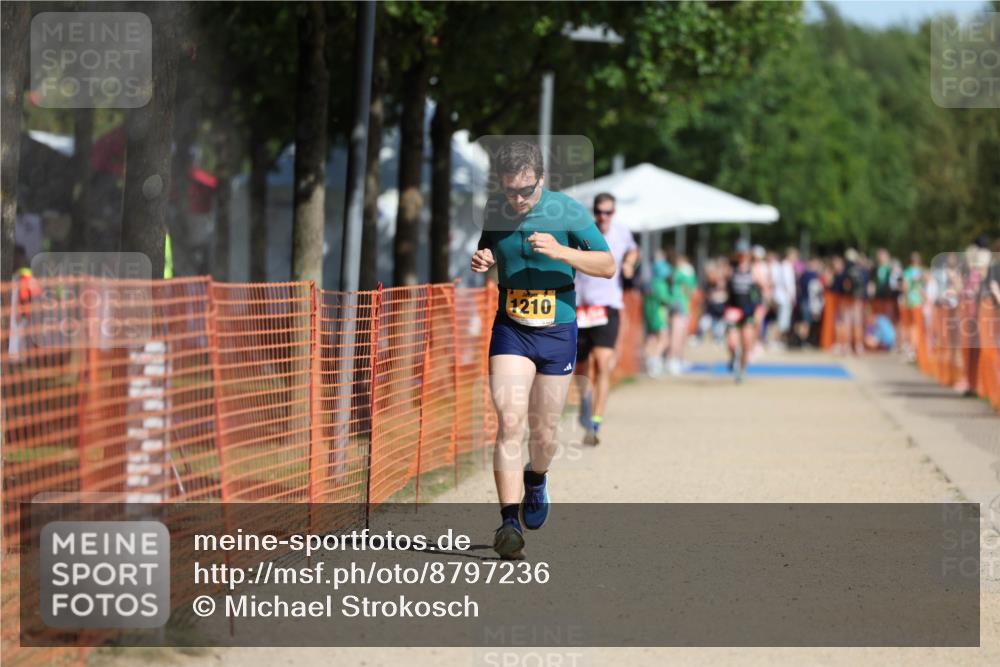 07.09.2025 - 19. Norderstedt Triathlon Michael Strokosch http://msf.ph/oto/8797236 07.09.2025 11:56:39 Laufen 1210, 1274 meine-sportfotos.de