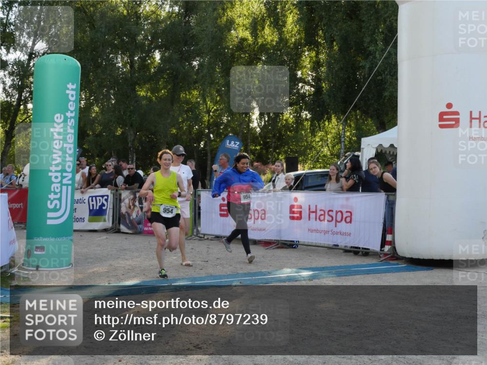 07.09.2025 - 19. Norderstedt Triathlon Zöllner http://msf.ph/oto/8797239 07.09.2025 17:29:56 Ziel 954 meine-sportfotos.de