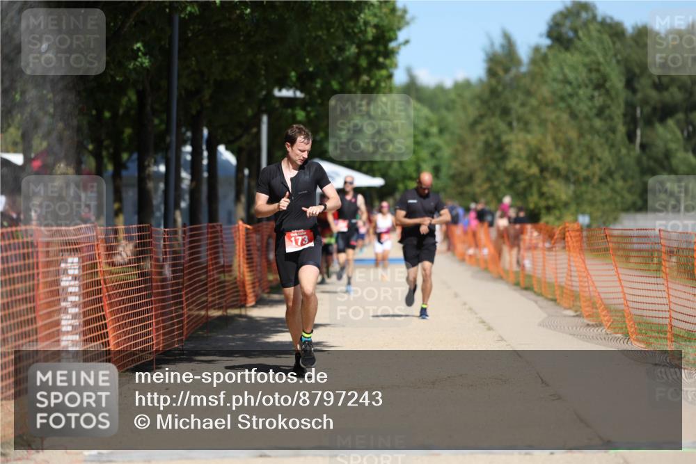07.09.2025 - 19. Norderstedt Triathlon Michael Strokosch http://msf.ph/oto/8797243 07.09.2025 13:04:20 Laufen 173 meine-sportfotos.de