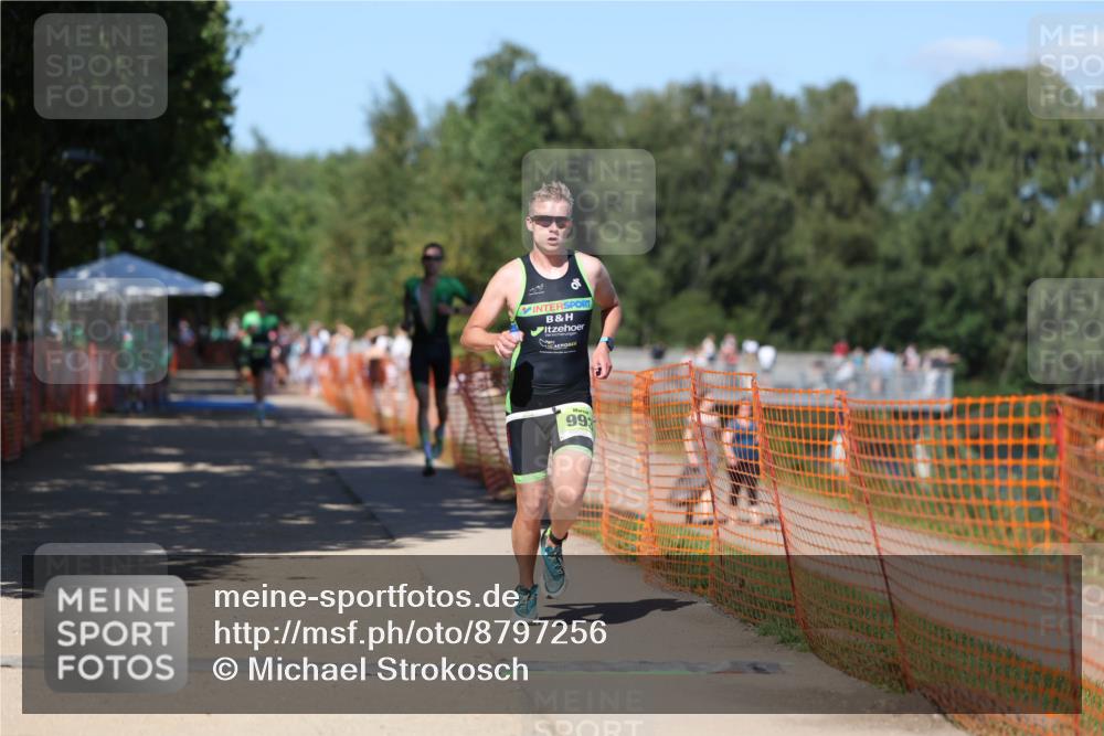 07.09.2025 - 19. Norderstedt Triathlon Michael Strokosch http://msf.ph/oto/8797256 07.09.2025 14:42:26 Laufen 993, 1014 meine-sportfotos.de