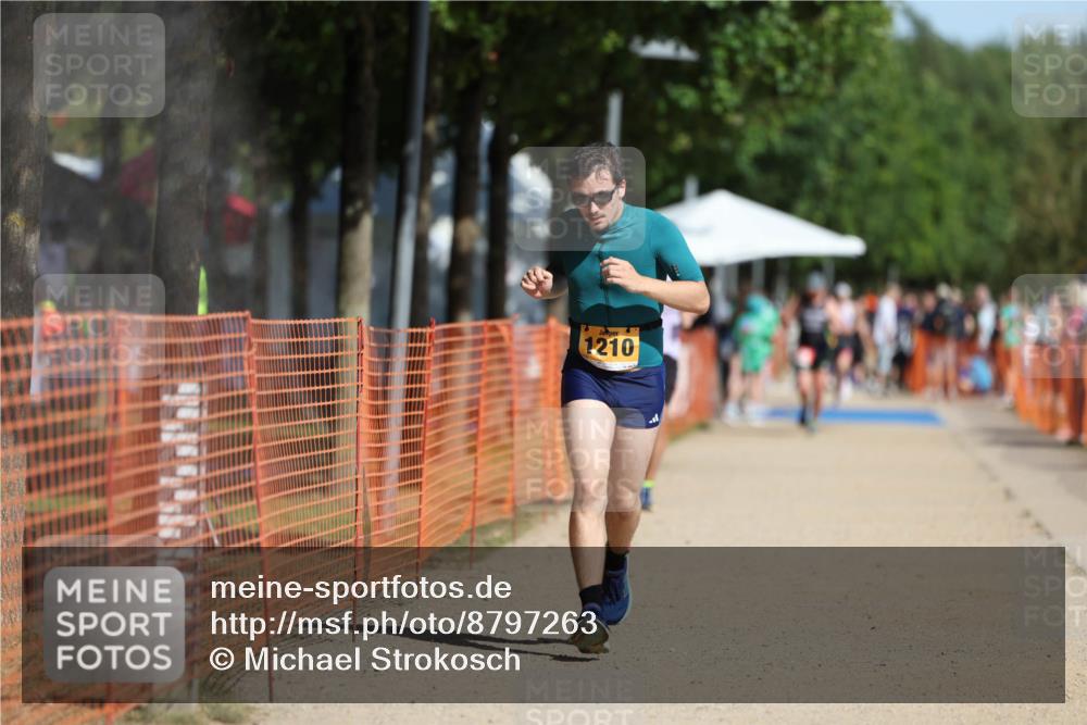 07.09.2025 - 19. Norderstedt Triathlon Michael Strokosch http://msf.ph/oto/8797263 07.09.2025 11:56:39 Laufen 1210, 1274 meine-sportfotos.de