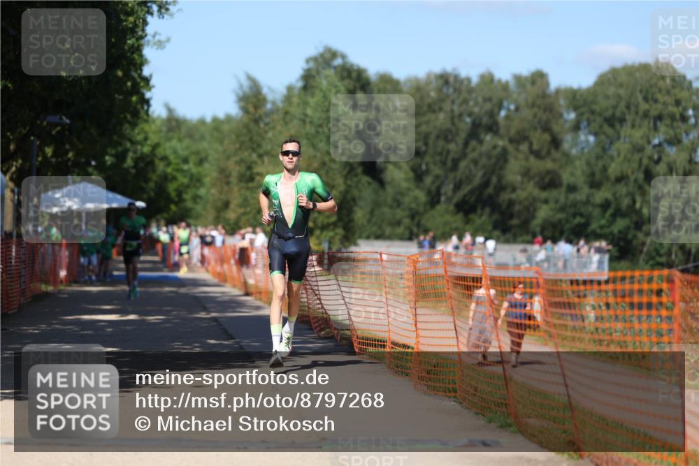 07.09.2025 - 19. Norderstedt Triathlon Michael Strokosch http://msf.ph/oto/8797268 07.09.2025 14:42:28 Laufen 993, 1014 meine-sportfotos.de