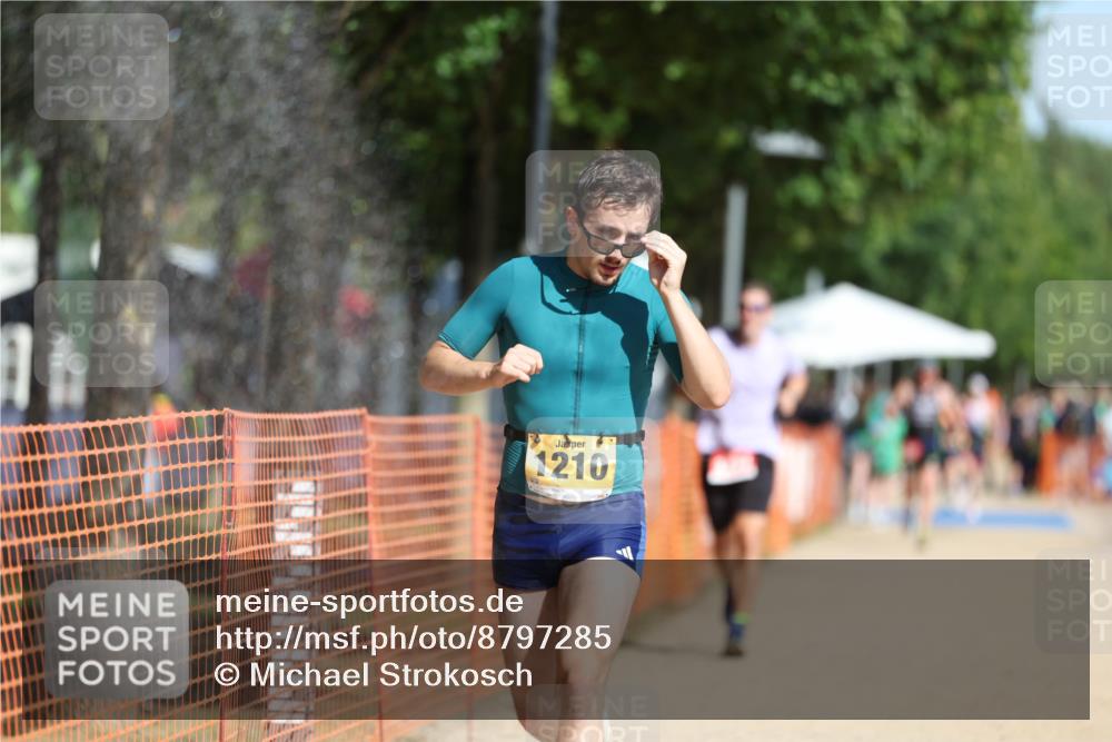 07.09.2025 - 19. Norderstedt Triathlon Michael Strokosch http://msf.ph/oto/8797285 07.09.2025 11:56:41 Laufen 1210, 1274 meine-sportfotos.de