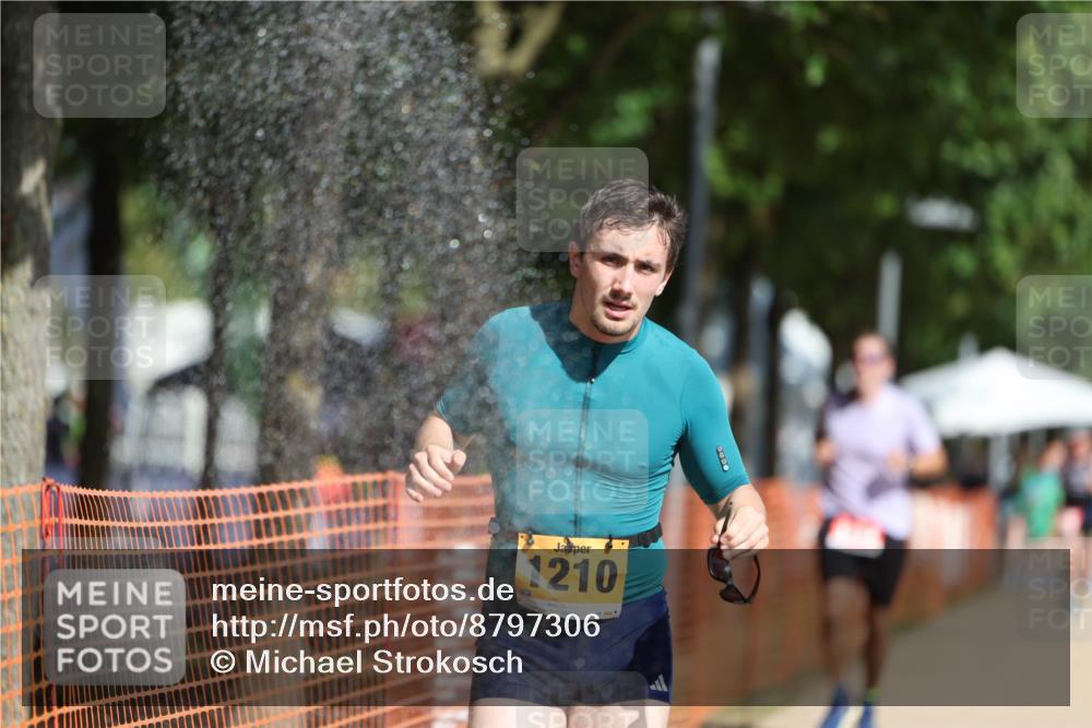 07.09.2025 - 19. Norderstedt Triathlon Michael Strokosch http://msf.ph/oto/8797306 07.09.2025 11:56:42 Laufen 1210, 1274 meine-sportfotos.de